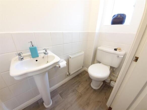 Cloakroom/Wc