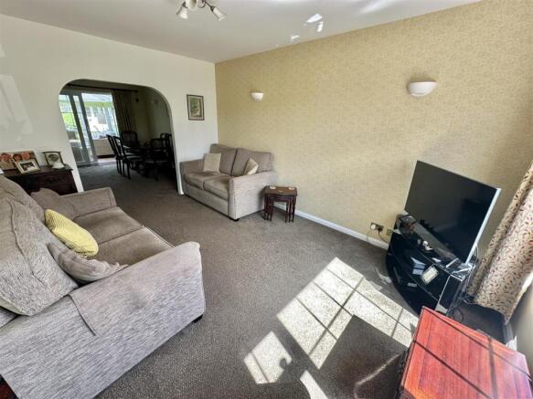 4 bed Detached for sale Image 8