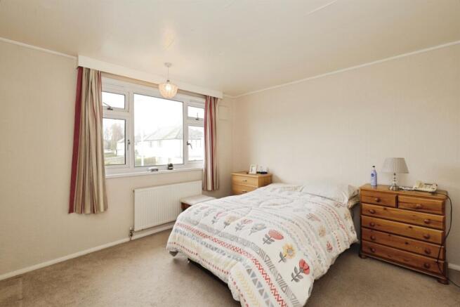 3 bed Semi-Detached for sale Image 6
