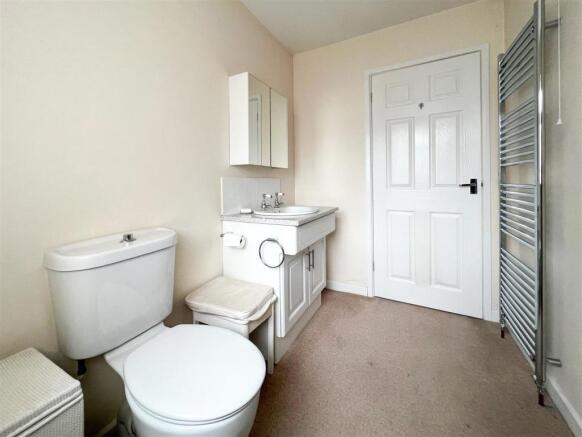 Bathroom 3.jpg