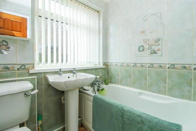 BATHROOM/W.C.