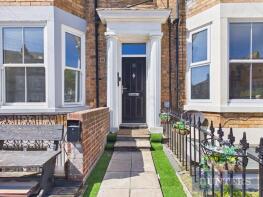 Flat 2, 51, Trafalgar Square, Scarborough YO12 7PZ
