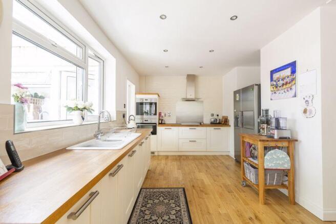 Kitchen / Dini...