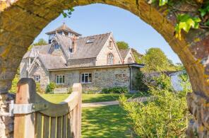 Wydcombe Manor West, Niton Road, Ventnor PO38 2NY