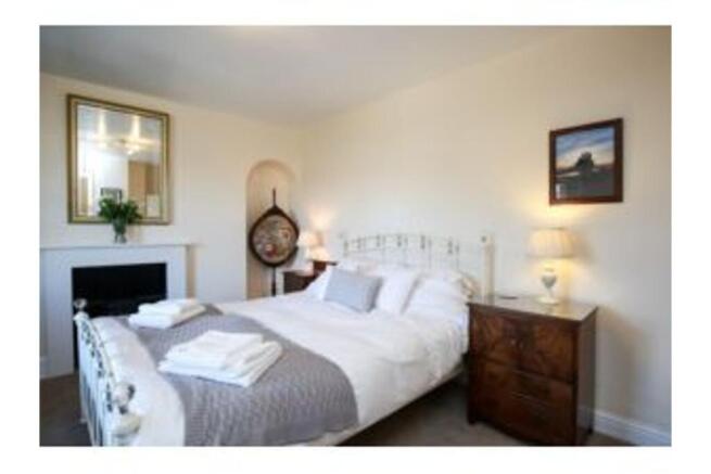 4 bed Terraced for sale Image 12