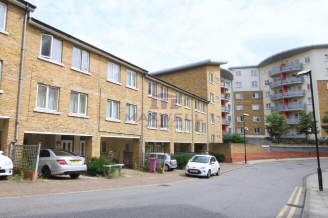 4 bedroom house for rent in Bow, E3