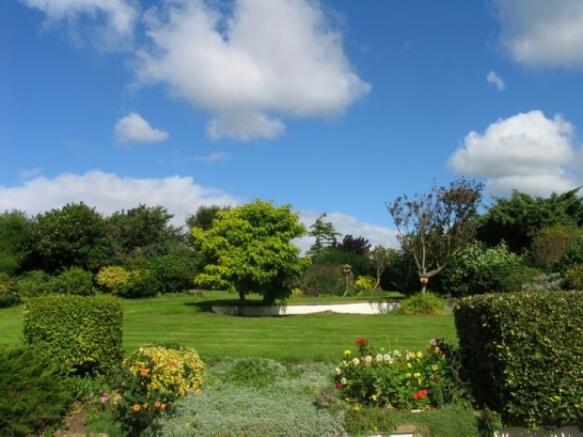 Rear Gardens Pic 3