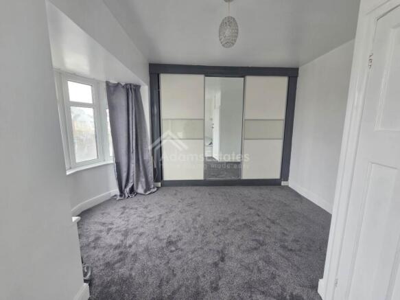 2 bed Semi-Detached to rent Image 8