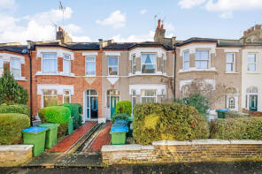 87b, Heathwood Gardens, Charlton SE7 8ET