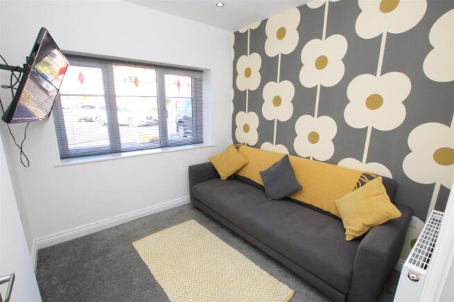 SITTING ROOM/ SNUG