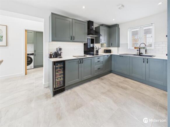 KITCHEN/DINING ROOM