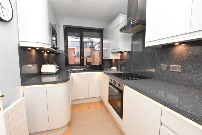 Hollyshaw Lane, Leeds, West Yorkshire photo 4