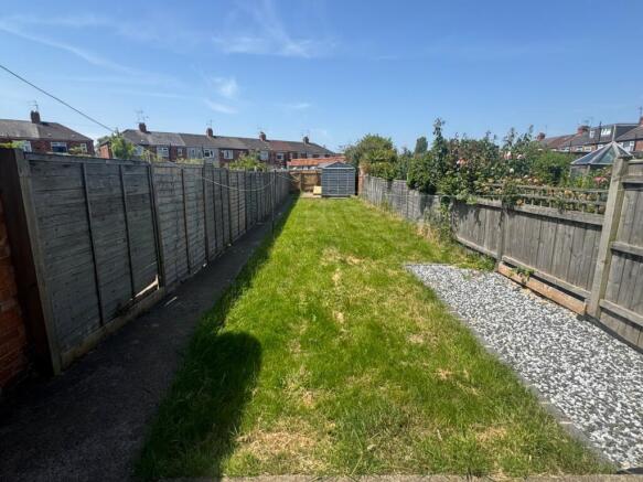 2 bed Terraced to rent Image 8