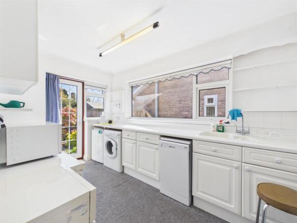 Kitchen: