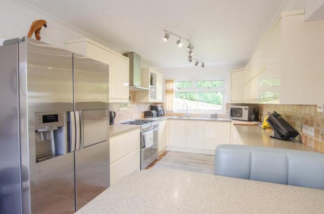 18 Lanhydrock View TPS Bodmin 01208 74182-04