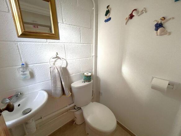 2 bed Detached for sale Image 10