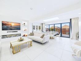 14, Broadleaf Walk, Northside, Chester Le Street DH3 1FB