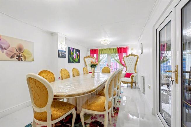 Dining Room_4.jpeg
