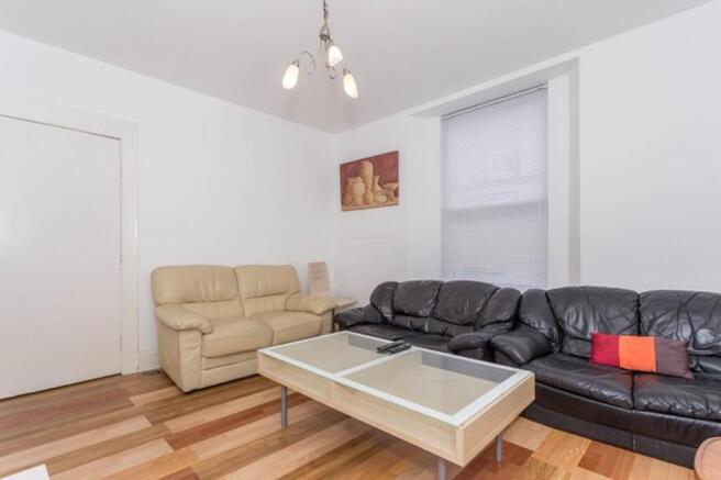 Clifton Place, Greenbank, Plymouth. 7 bedroom investment. photo 4