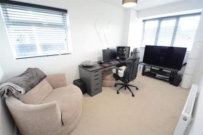 Bedroom 3/Study