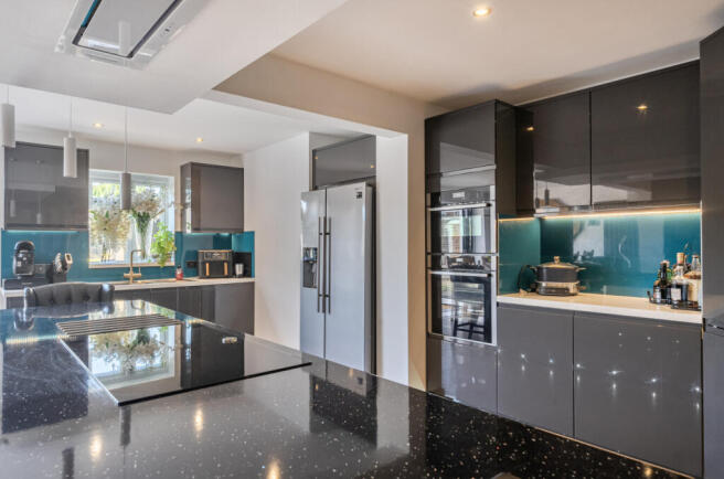 14372171969d61eb943035