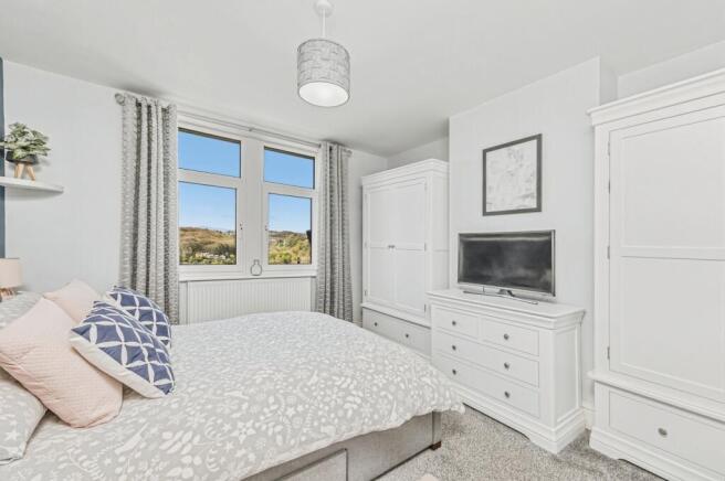 3 bed Semi-Detached for sale Image 9