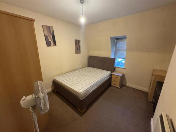 1 bed Apartment to rent Image 6