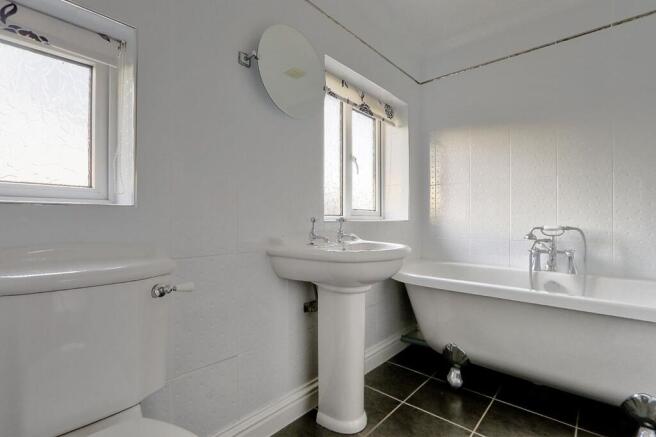 3 bed Semi-Detached to rent Image 7