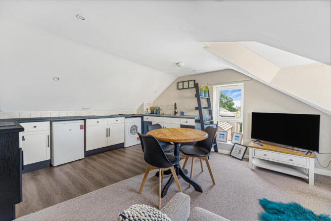 Flat 5, 25 Swan Street-8