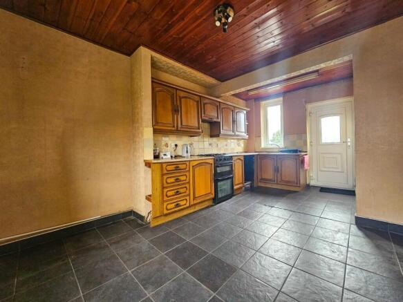 3 bed Terraced for sale Image 5