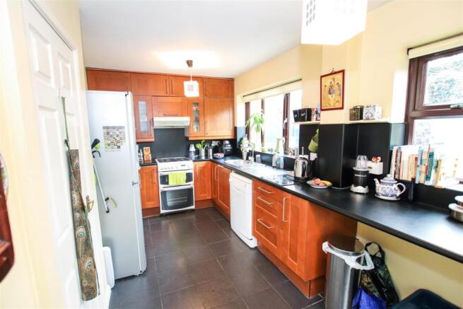 FITTED KITCHEN / BREAKFAST ROOM