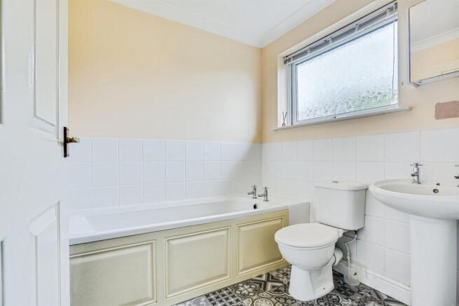 3 bed Semi-Detached for sale Image 10