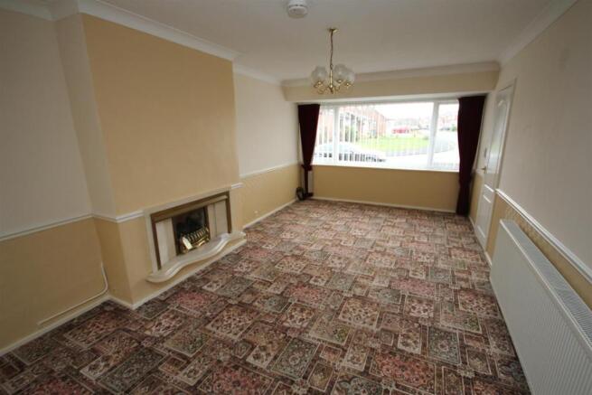 FRONT LOUNGE
