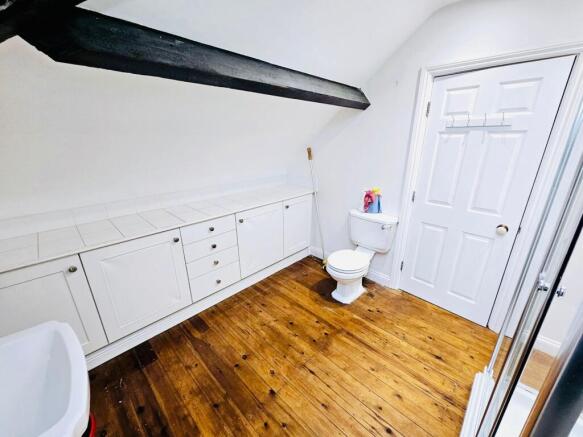 3 bed Flat for sale Image 12