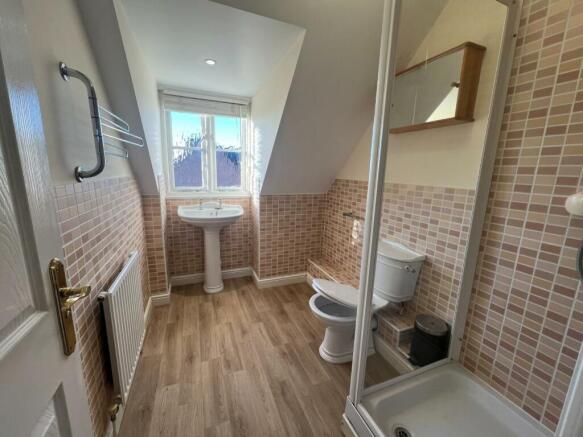 Ensuite 2.JPG