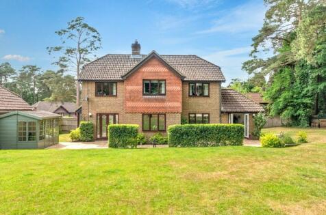 Stonedene Close, Headley Down, Hampshire, GU35