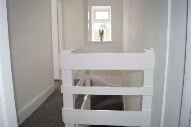 STAIRS/LANDING