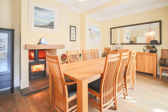 4 bed Detached for sale Image 9