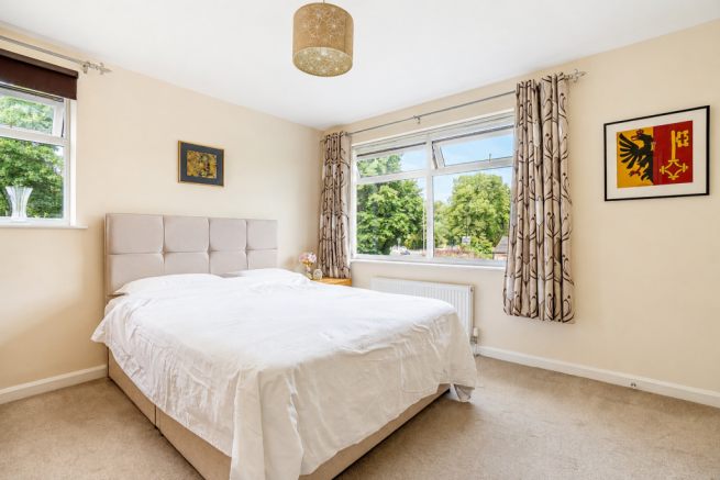 4 bed Detached for sale Image 9