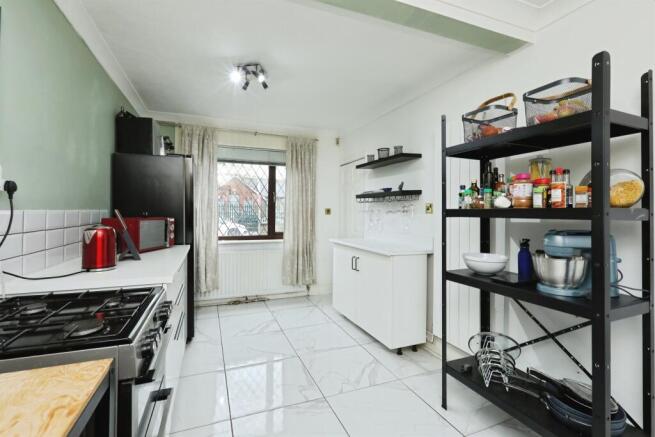 3 bed Terraced for sale Image 7