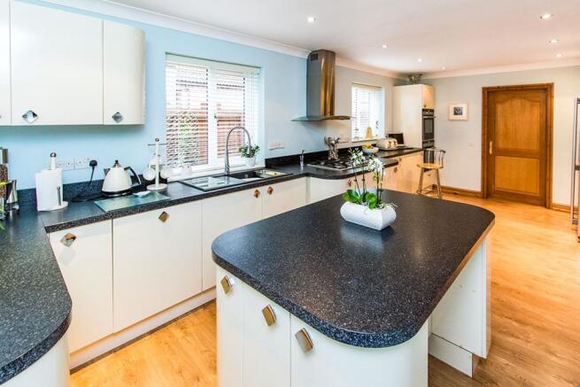 Kitchen/Breakfast Ro