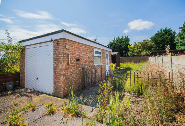 Garage/Rear Garde...