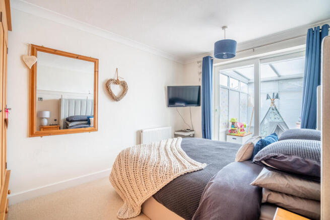 2 bed Semi-Detached Bungalow for sale Image 8