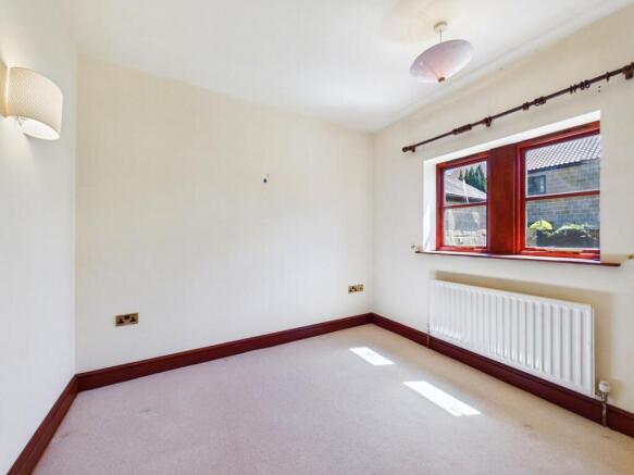 3 bed Semi-Detached for sale Image 9