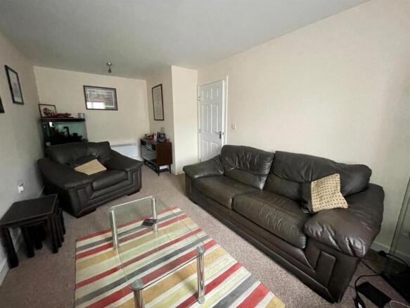 Lounge2.jpg