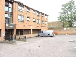 20, 12a Hale House, Grove Road West, Enfield EN3 5SY