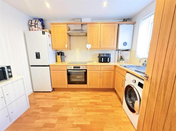 House in Fareham - More