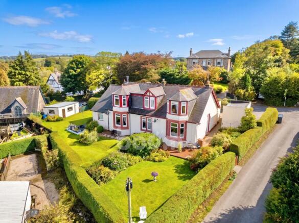 Russell Drive, Dalry external
