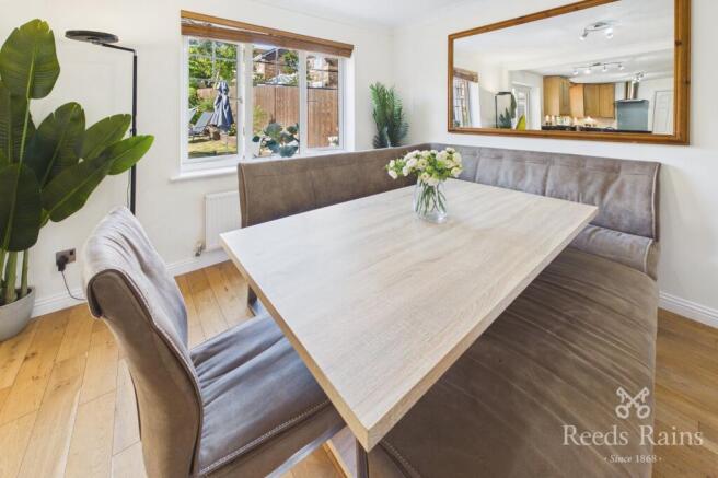 4 bed Detached for sale Image 7