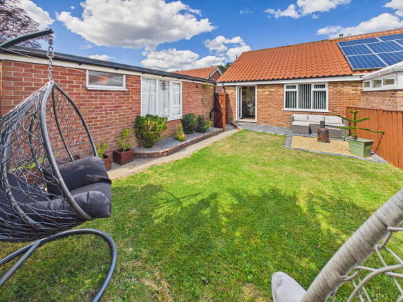 2 bed Semi-Detached Bungalow for sale Image 11